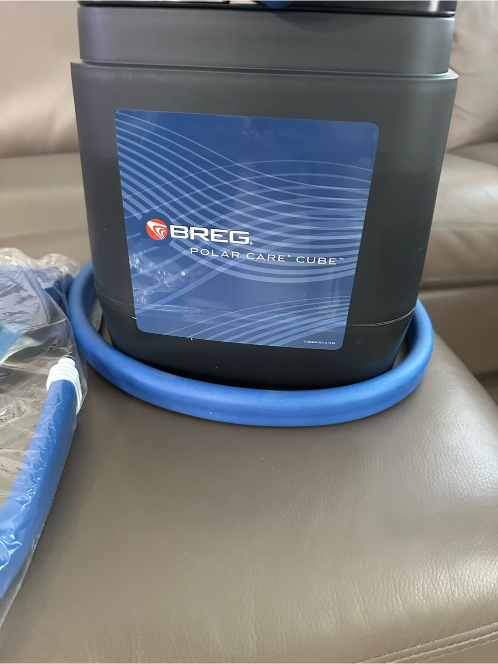 BREG Polar Care Cube Cold Therapy Unit - Black with Blue Hose